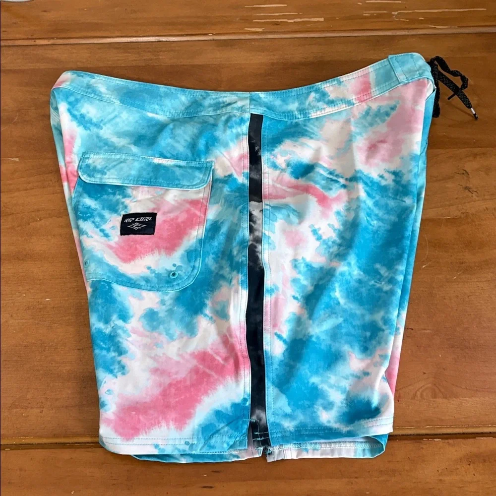 Rip Curl Mirage Blue and Pink Tie-Dye Board Shorts Size 40